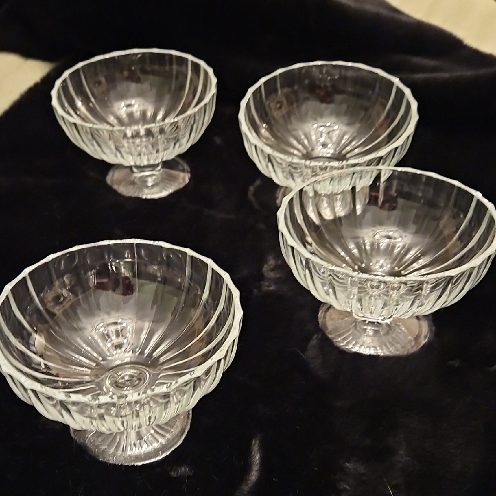 Crystal Clear Glass Dessert Bowl Set - Picture 3 of 4